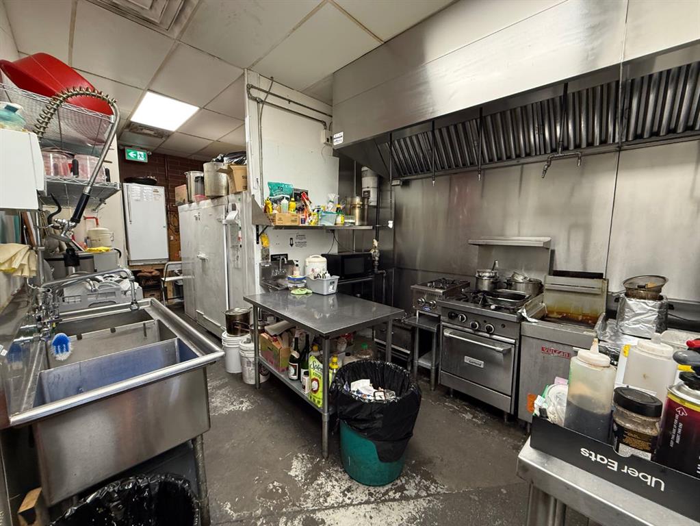 1234 Japanese Street, Calgary, Alberta, T2E 6M6