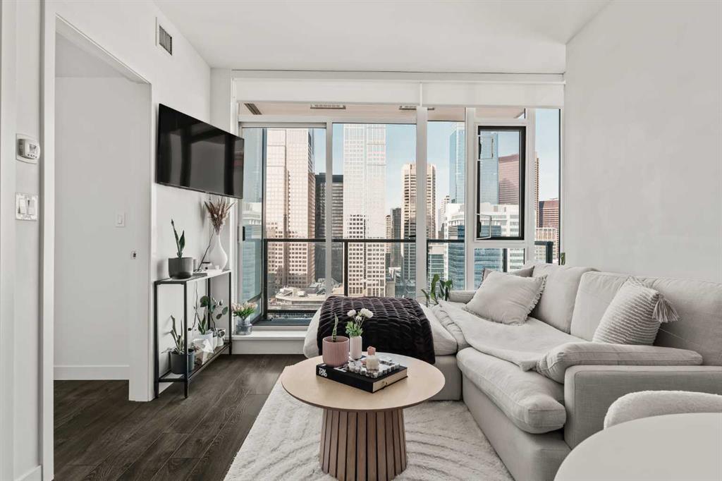 #2403 310 12 Avenue SW, Calgary, Alberta, T2R 1B5