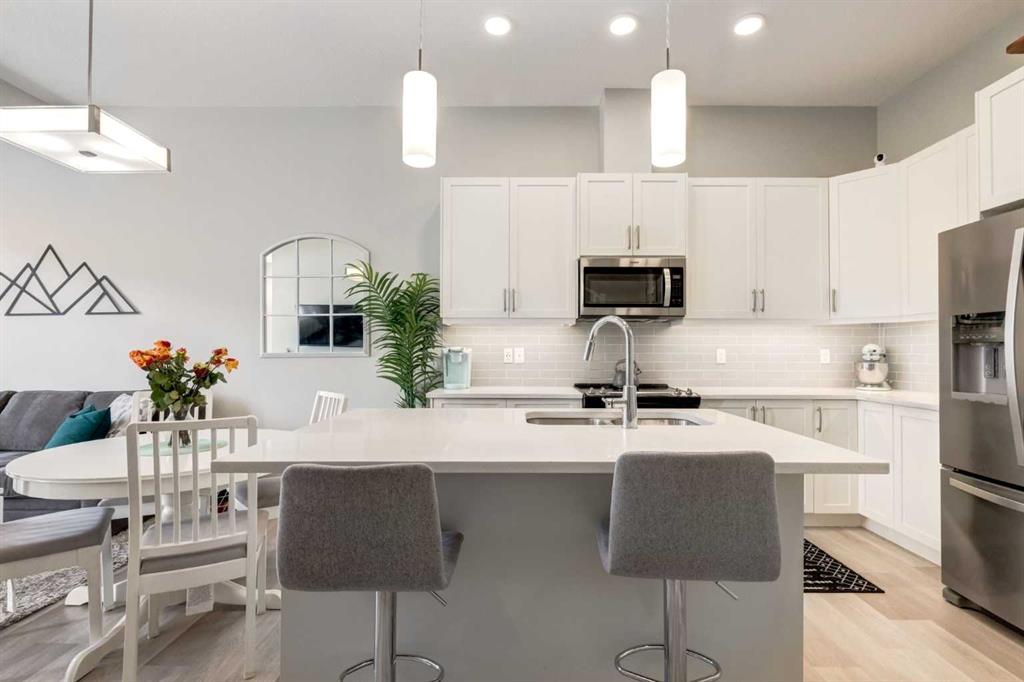 212 Crestbrook Common SW, Calgary, Alberta, T3B 6L1