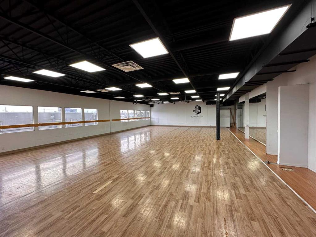 #201 6036 3 Street SW, Calgary, Alberta, T2H0H9