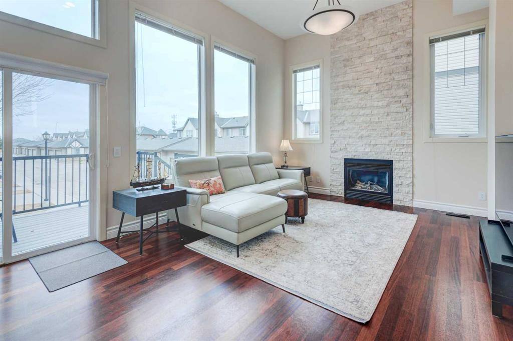 14 Everridge Common SW, Calgary, Alberta, T2Y 5G9