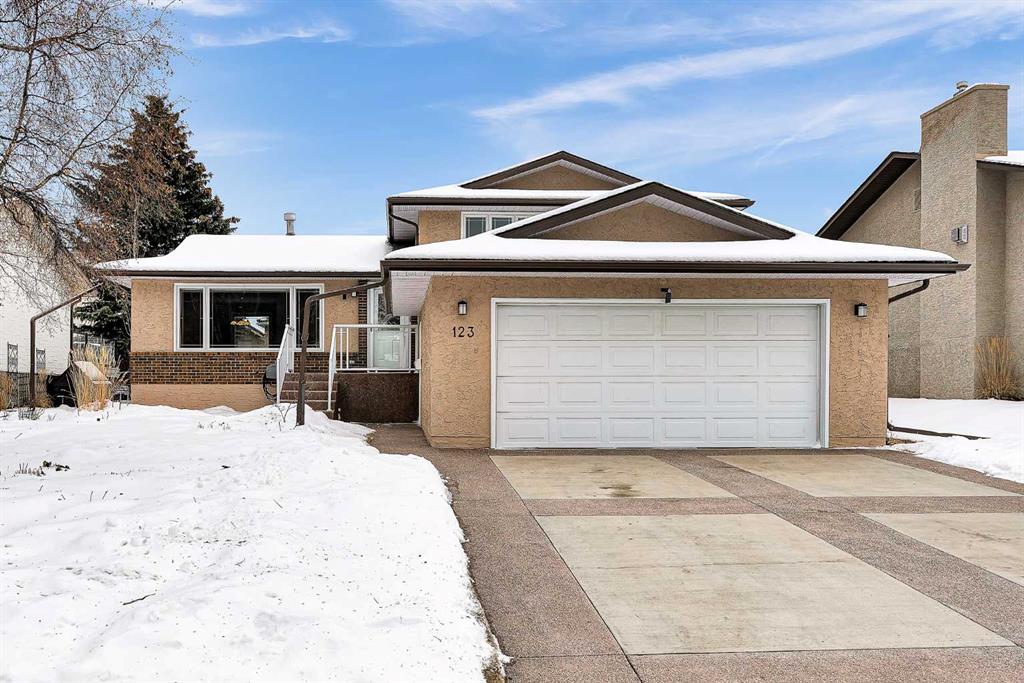 123 Valhalla Crescent NW, Calgary, Alberta, T3A 1Z7