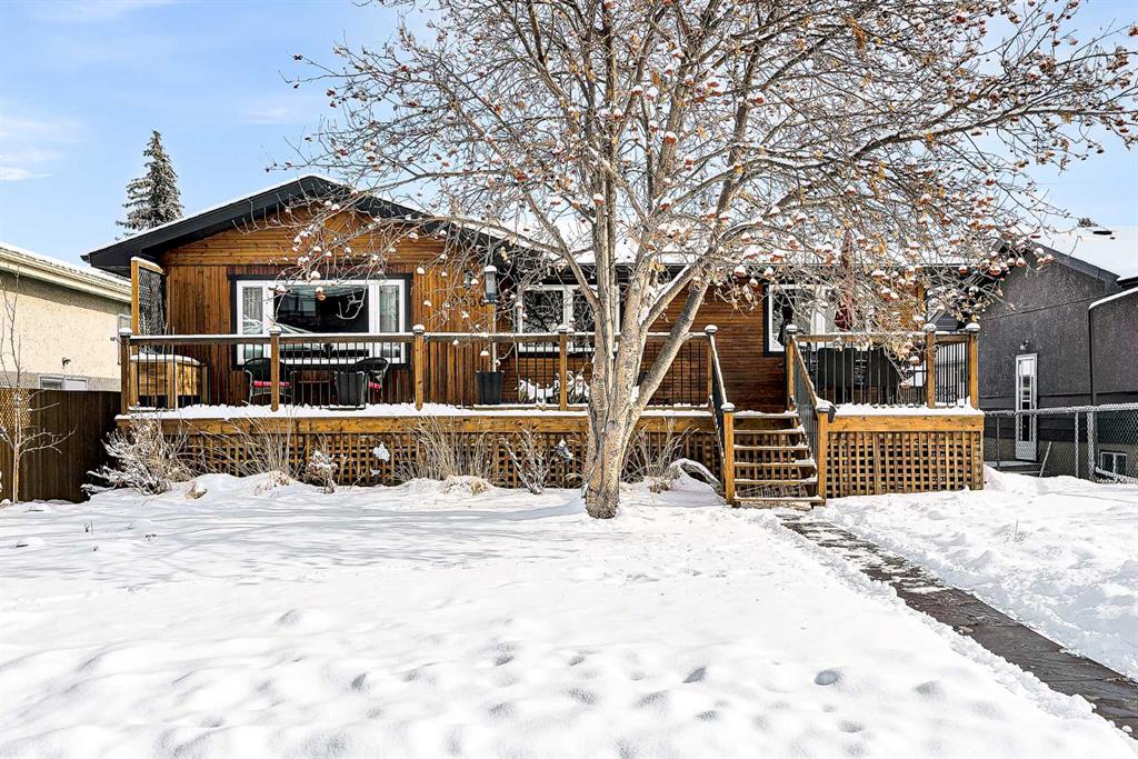 8536 33 Avenue NW, Calgary, Alberta, T3B 1M1