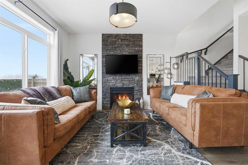 376 Fireside Way, Cochrane, Alberta, T4C 3B1