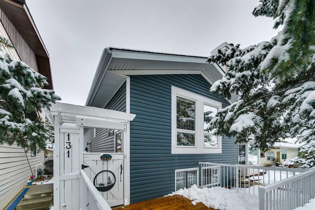 131 Woodglen Way SW, Calgary, Alberta, T2W4L9