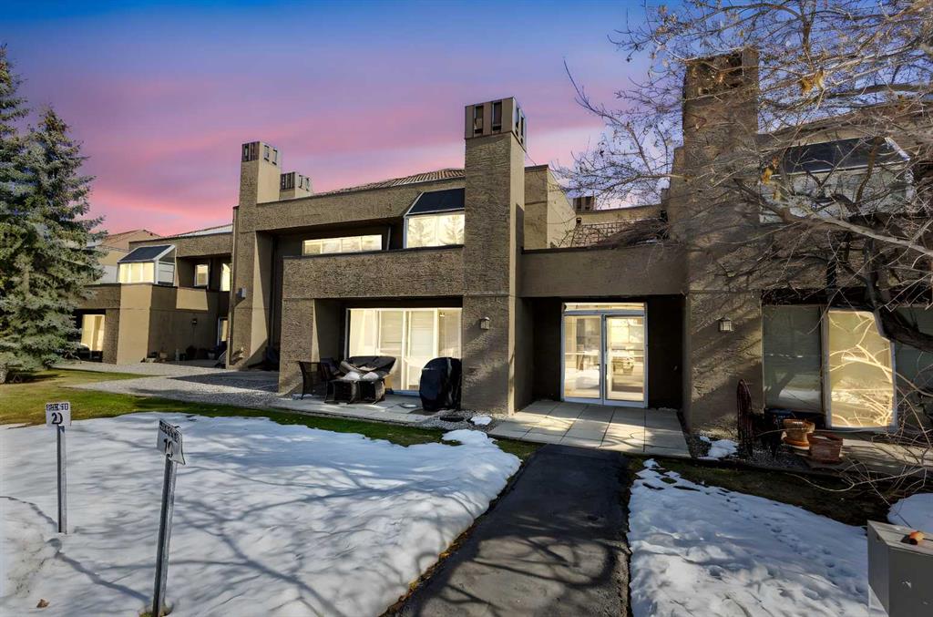 #1 108 Village Heights SW, Calgary, Alberta, T3H 2L2