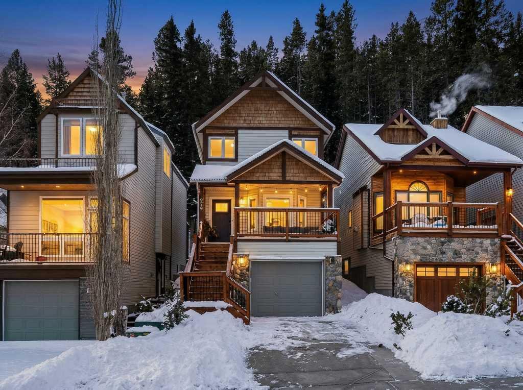 979 Wilson Way, Canmore, Alberta, T1W 2Y9