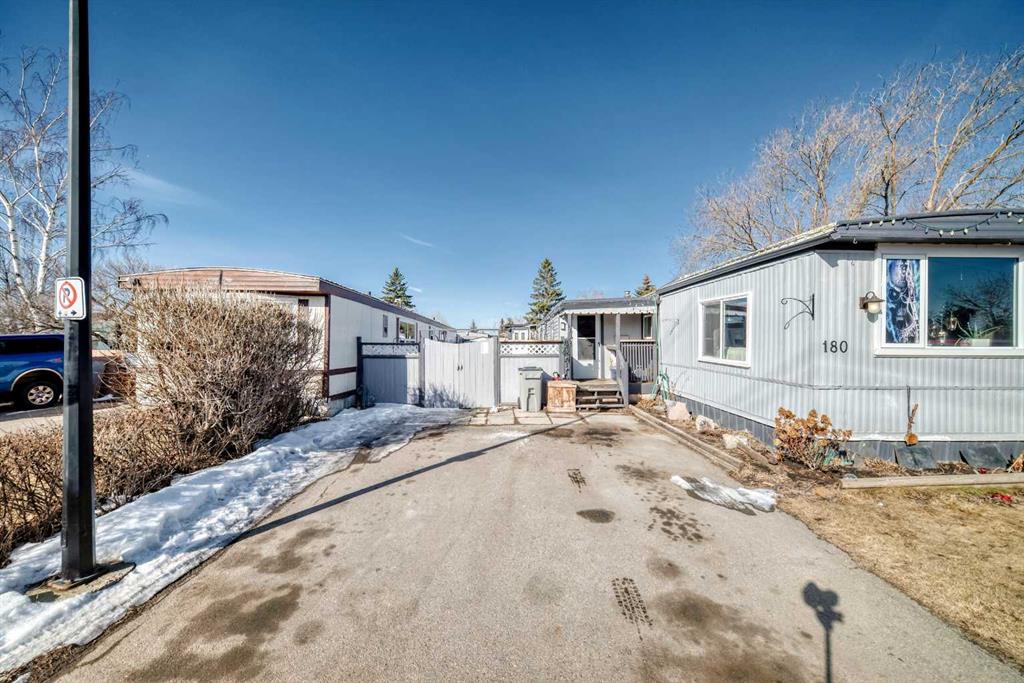 #180 6724 17 Avenue SE, Calgary, Alberta, T2A 0W5