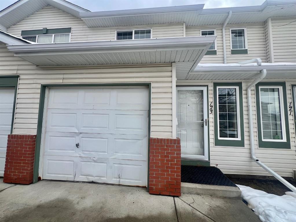 123 Country Hillas Villas NW, Calgary, Alberta, T3K 4S8