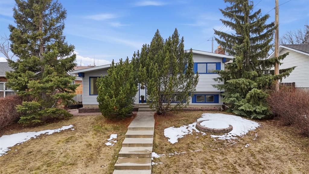 107 Nottingham Road, Calgary, Alberta, T3A 3P9