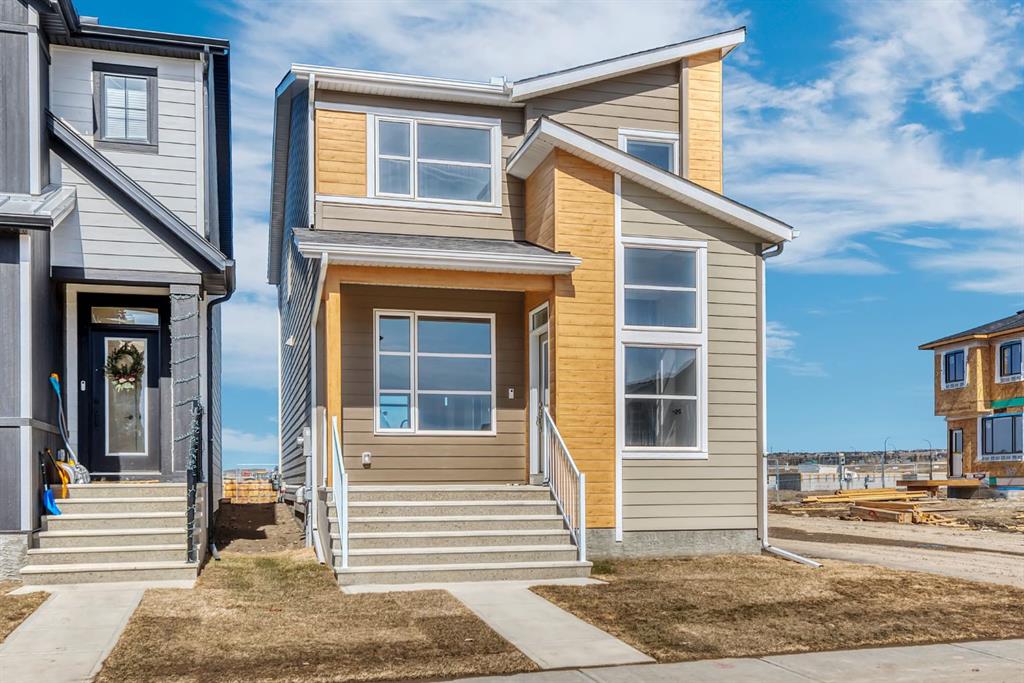 130 Royston Park NW, Calgary, Alberta, T3L 0G9