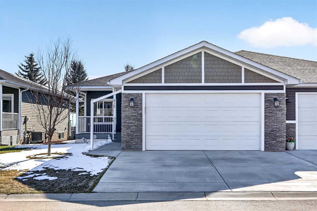 812 Stone Garden Drive, Carstairs, Alberta, T0M 0N0