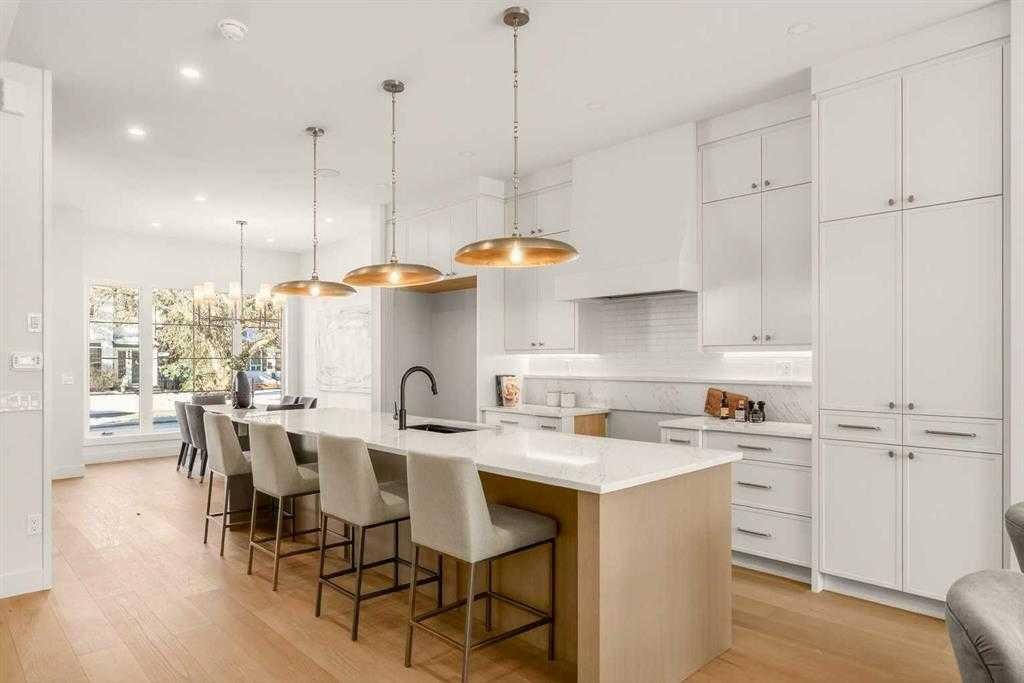 2533 2 Avenue NW, Calgary, Alberta, T2N 0H7