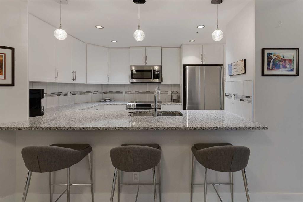 #109 32 Varsity Estates Circle NW, Calgary, Alberta, T3A2Y1