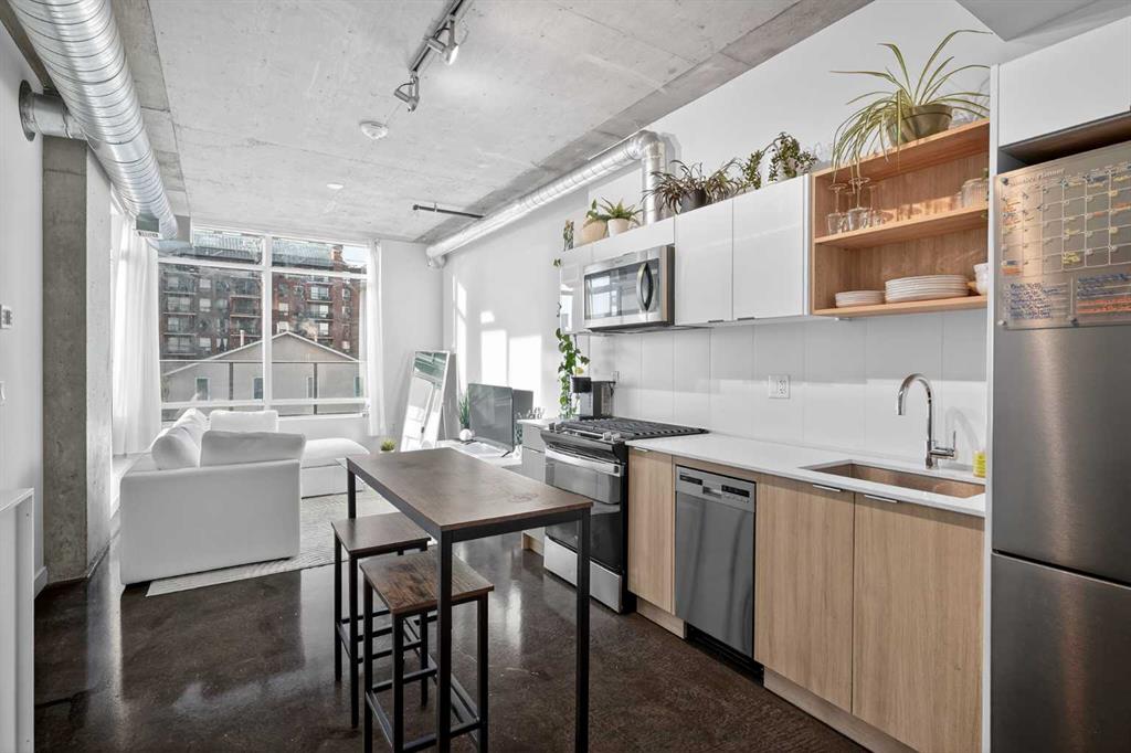 #203 1319 14 Avenue SW, Calgary, Alberta, T3C 0W3