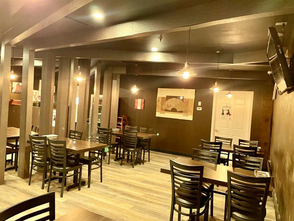 9 West End Avenue SW, Calgary, Alberta, T2P 1A5