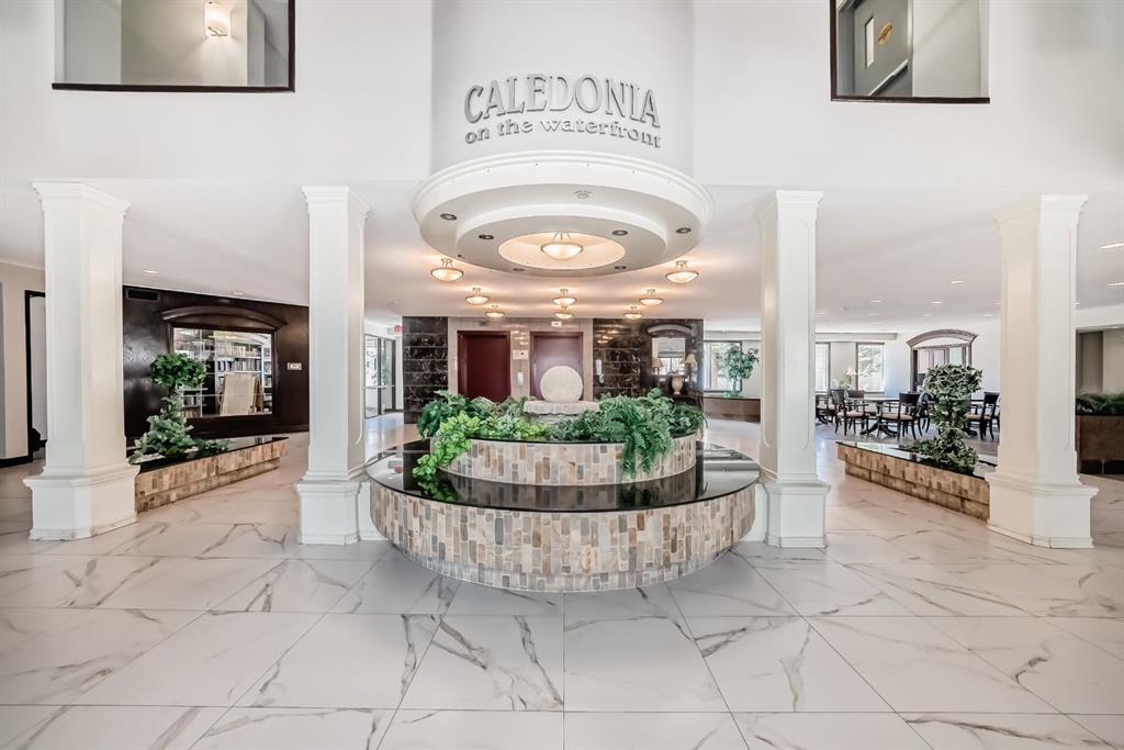 #321 8 Prestwick Pond Terrace SE, Calgary, Alberta, T2Z 4P3