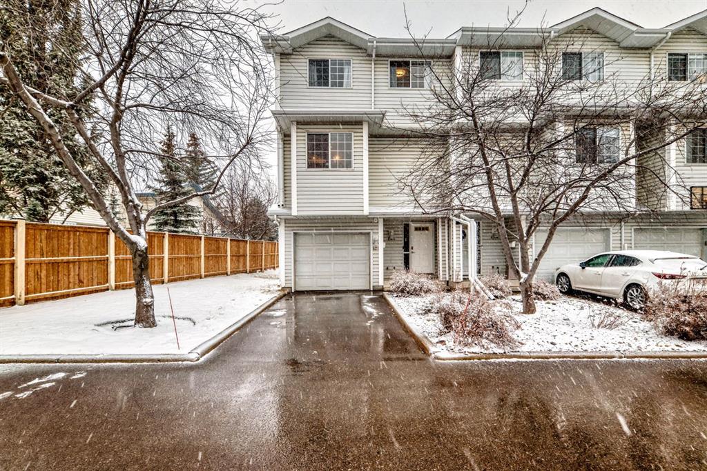 424 Hawkstone Manor NW, Calgary, Alberta, T3G 3X2