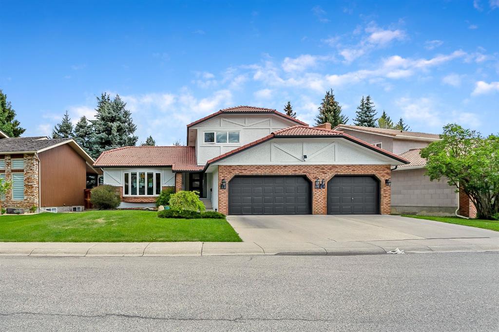 75 Woodacres Crescent SW, Calgary, Alberta, T2W 4V5