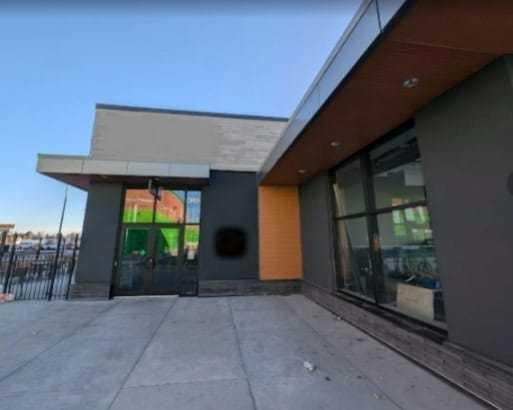 123 Franchise Restaurant NW, Calgary, Alberta, T2L 2J8