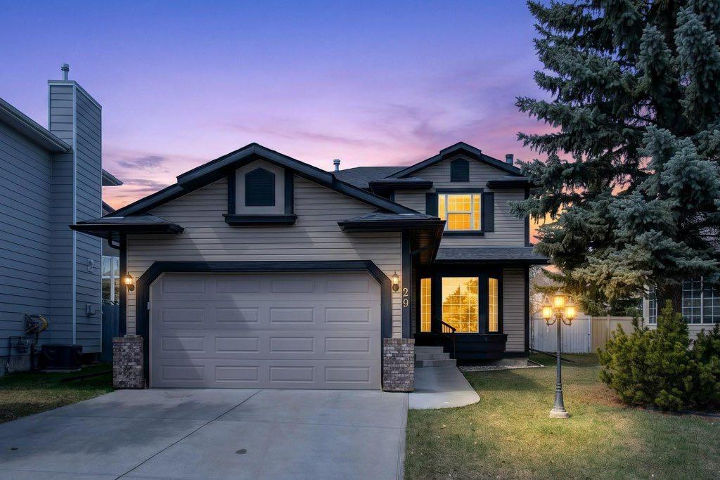 29 Shannon Manor SW, Calgary, Alberta, T2Y 2Y5