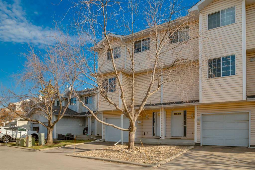 318 Hawkstone Manor NW, Calgary, Alberta, T3G 3X2