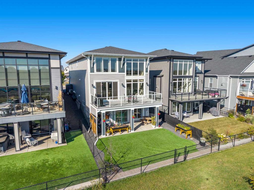 51 Creekstone Way SW, Calgary, Alberta, T2X 4R4