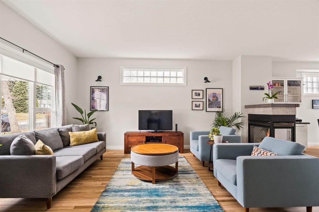 3332 43 Street SW, Calgary, Alberta, T3E 3P2