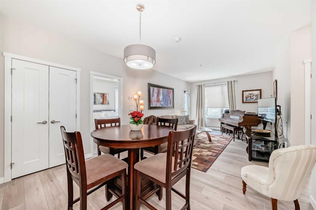 #402 30 Shawnee Common SW, Calgary, Alberta, T2Y 0R1
