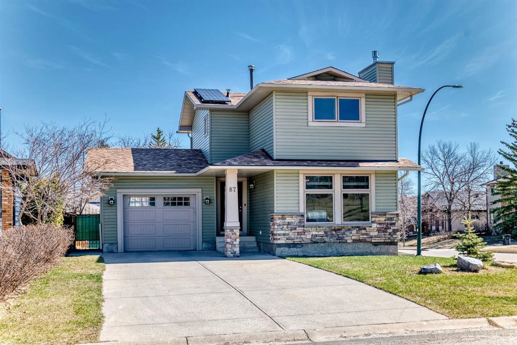 87 Berwick Crescent NW, Calgary, Alberta, T3K 1P7