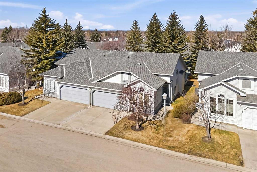 35 Douglasview Park SE, Calgary, Alberta, T2Z2R9