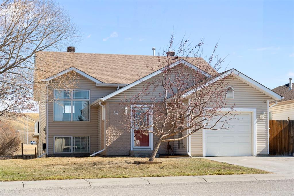 54 West McDougal Road, Cochrane, Alberta, T4C 1M4