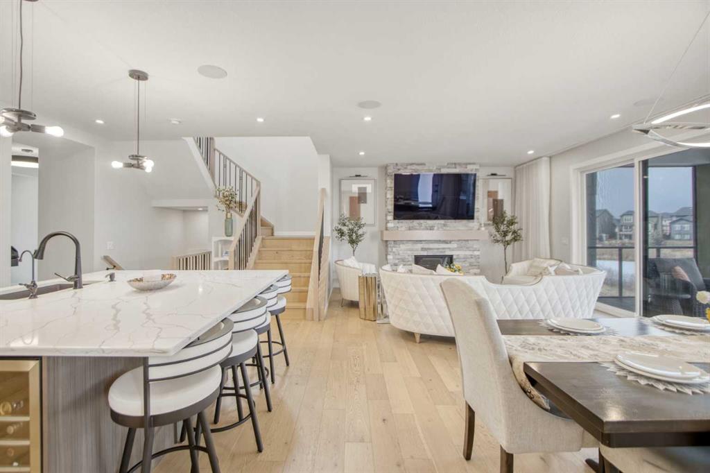 1104 Cranbrook Gardens SE, Calgary, Alberta, T3M3L3