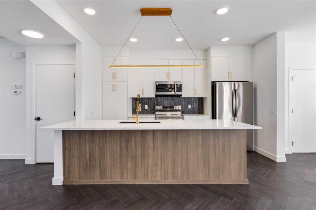 7126 Rangeview Avenue SE, Calgary, Alberta, T3S 0S7