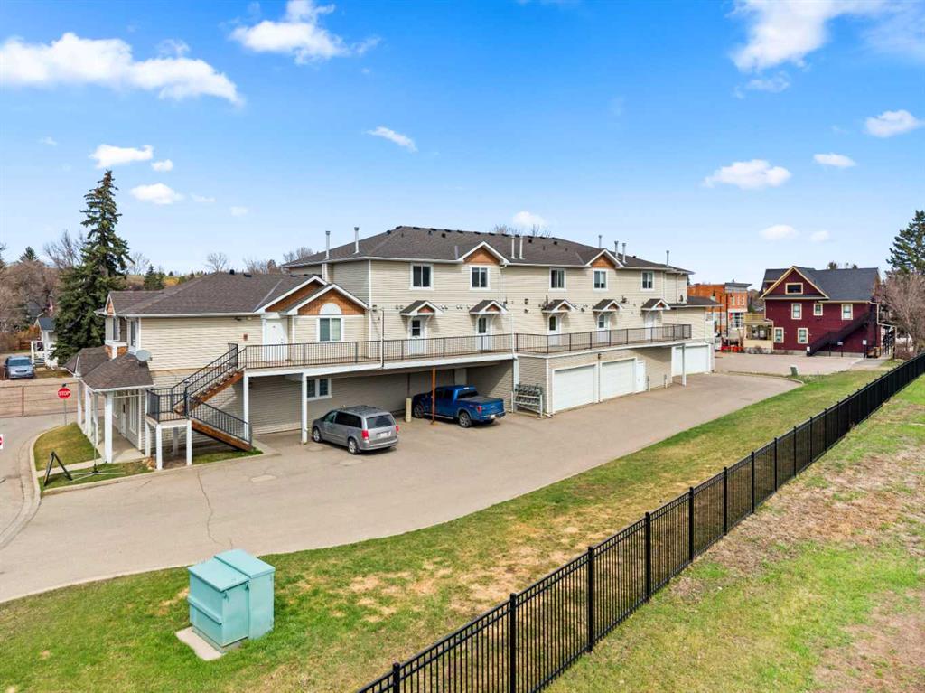 #207 45 N Railway Street, Okotoks, Alberta, T1S 1J3