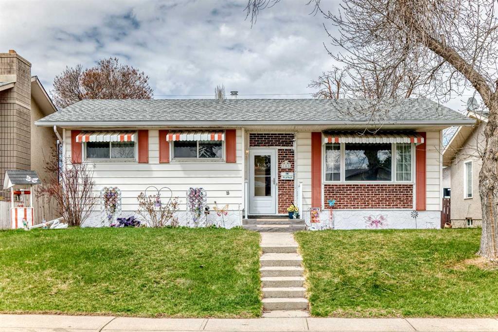 165 Marbrooke Circle NE, Calgary, Alberta, T2A 2W4