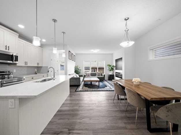 136 Lucas Street NW, Calgary, Alberta, T3P1R6