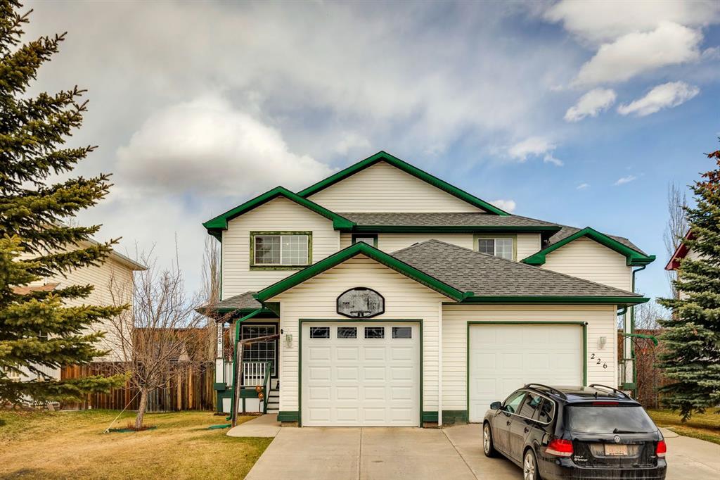 228 Quigley Drive, Cochrane, Alberta, T4C 1T3
