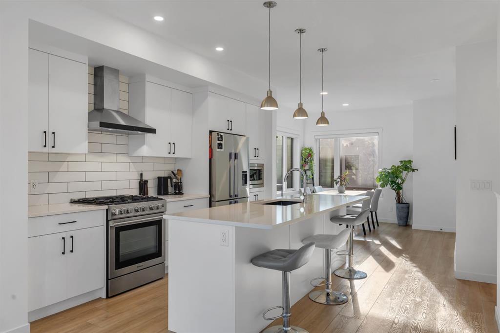 213 Greenbriar Common, Calgary, Alberta, T3B 6J3