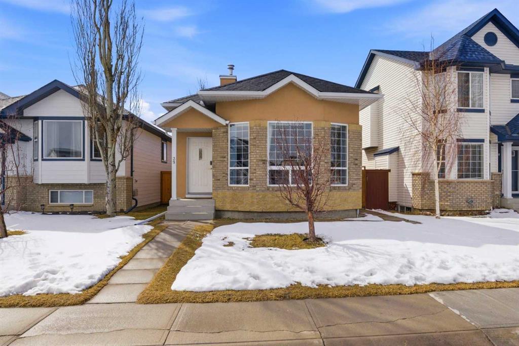 39 Saddlemont Close NE, Calgary, Alberta, T3J 4V1