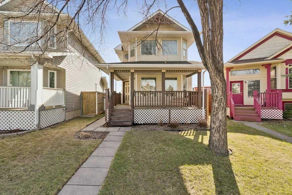 52 Martinglen Mews NE, Calgary, Alberta, T3J 3N3