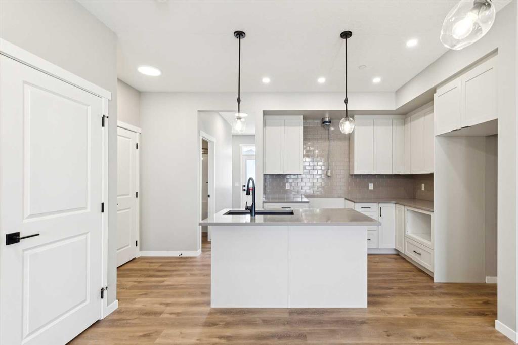 537 Hotchkiss Drive SE, Calgary, Alberta, T3S 0N5