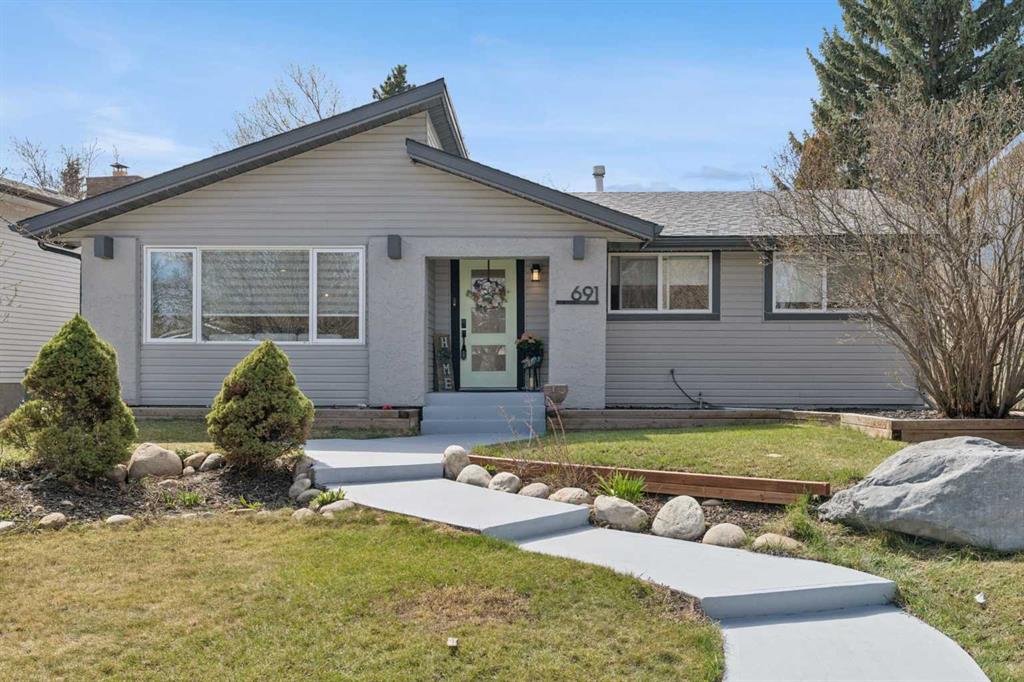 691 Brookpark Drive SW, Calgary, Alberta, T2W 2X2