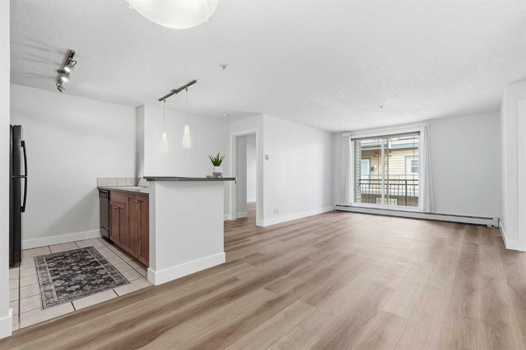 #203 2440 34 Avenue SW, Calgary, Alberta, t2t2c8