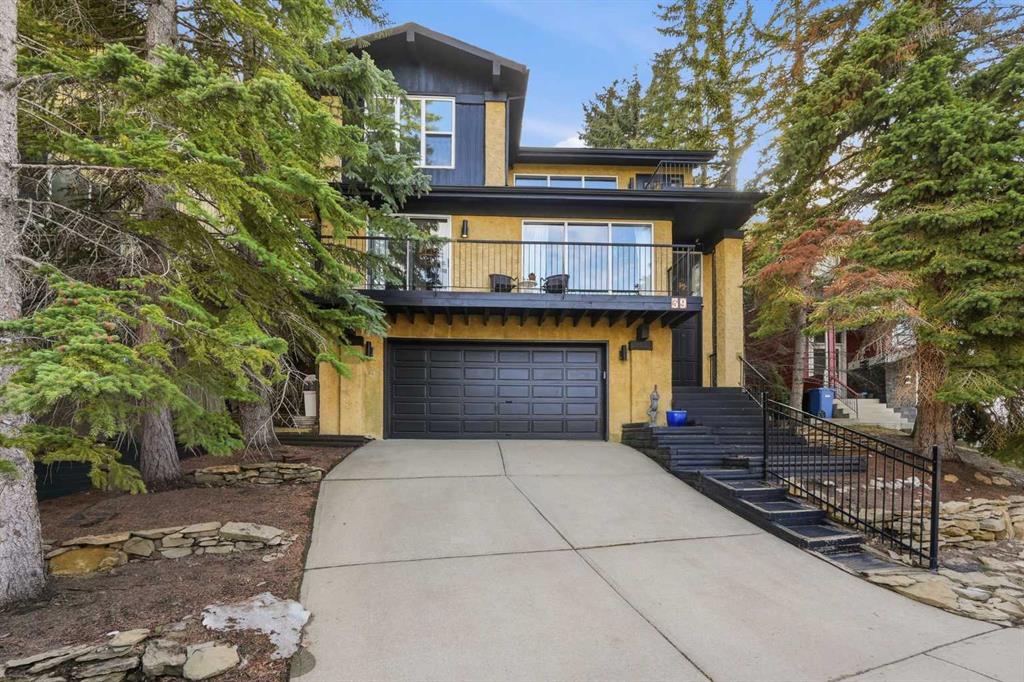 39 Coach Manor Terrace SW, Calgary, Alberta, T3H 1C9