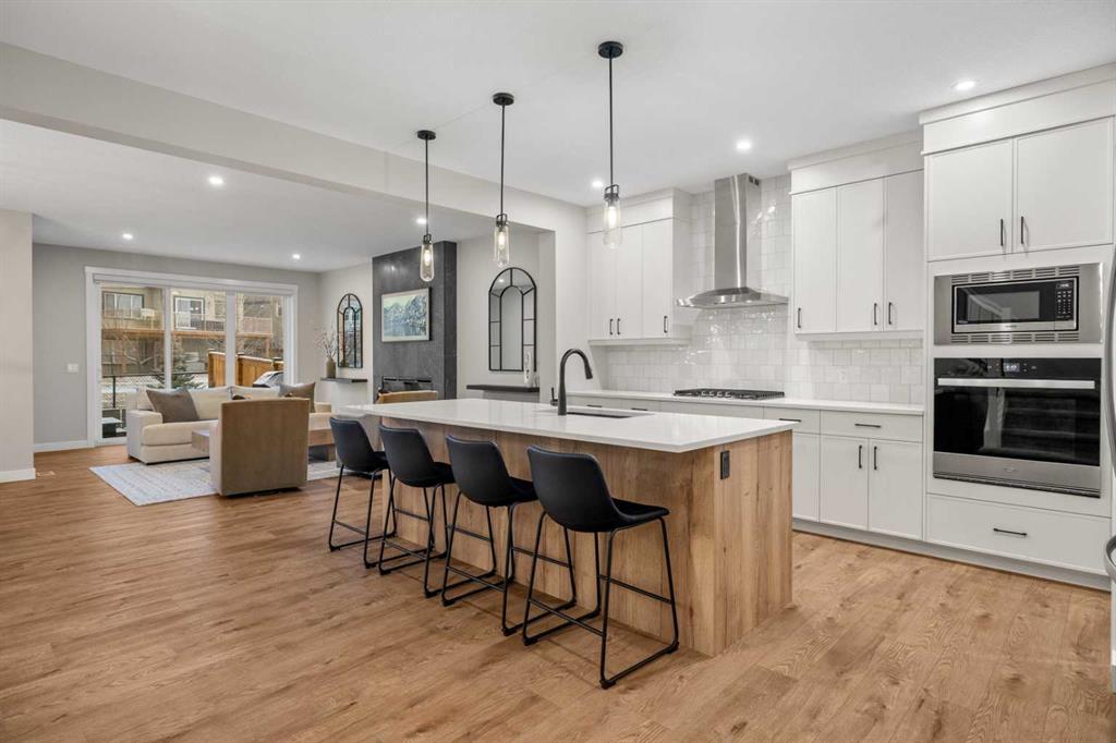 135 Silver Spruce Grove SW, Calgary, Alberta, t2X 5M1