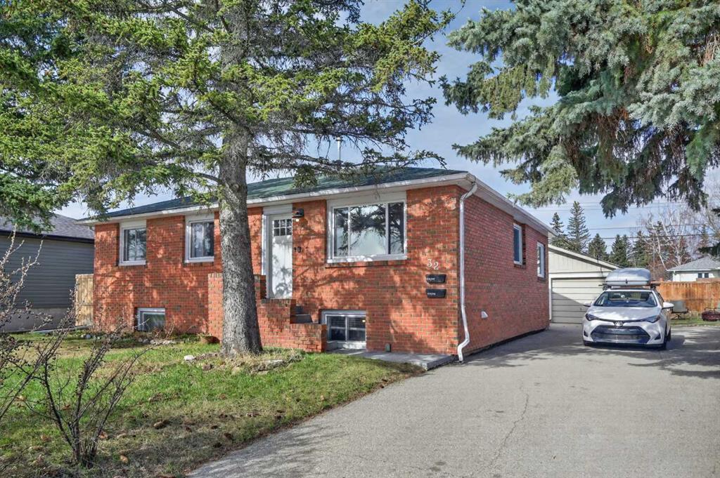 32 Beaupre Crescent NW, Calgary, Alberta, T3B 2S8