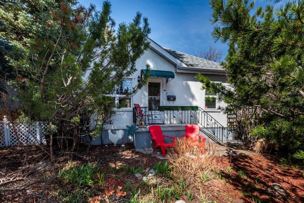 2318 Bowness Road NW, Calgary, Alberta, T2N 3L5