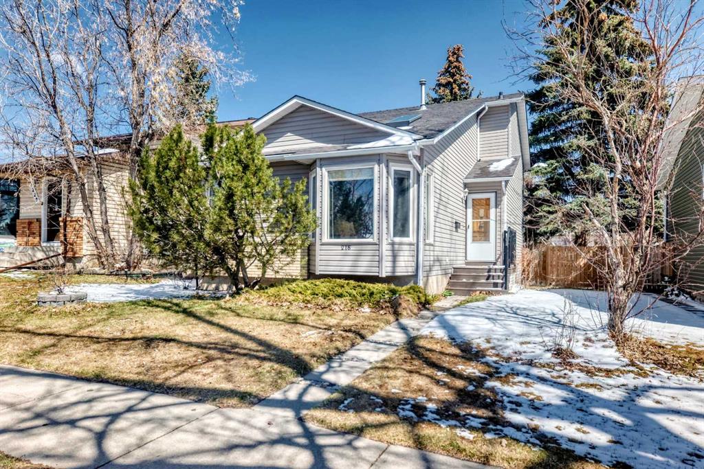 216 Hawkwood Boulevard NW, Calgary, Alberta, T3G 3E8