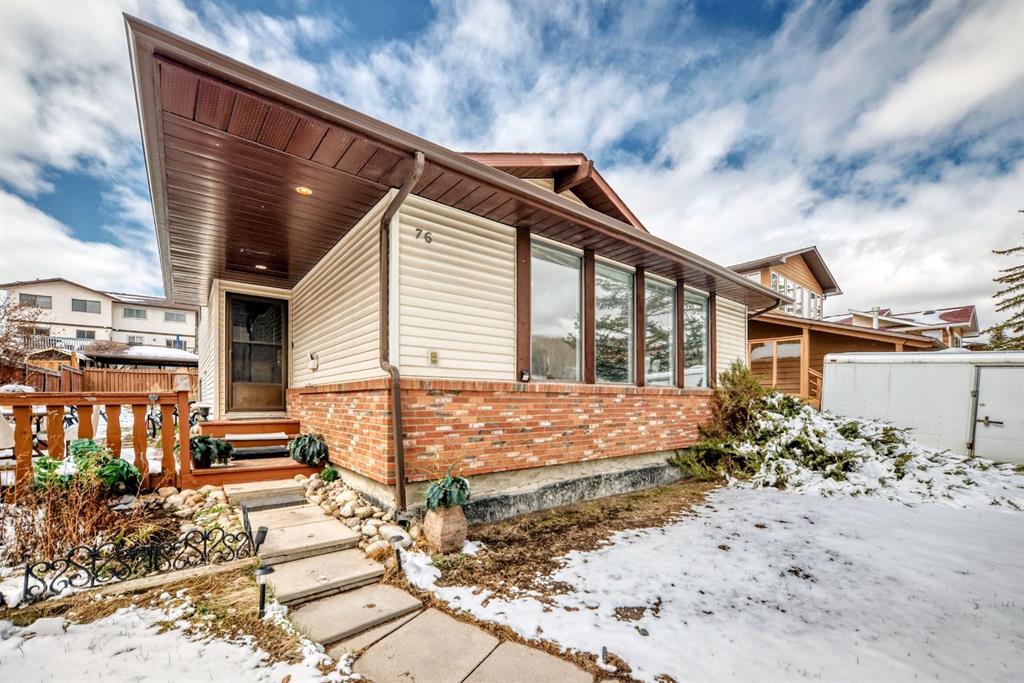 76 Edgewood Drive NW, Calgary, Alberta, T3A 2T5